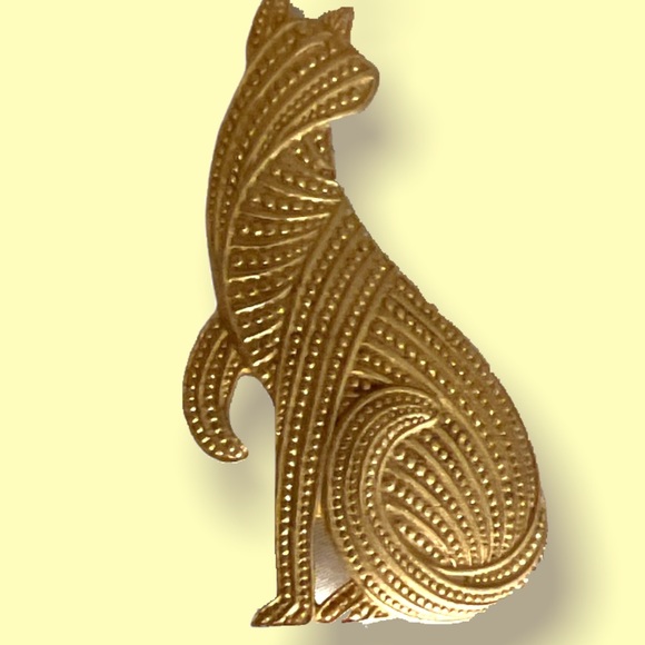 VINTAGE Egyptian Sphinx Cat golden Brooch Bastet Goddess Pin Art Deco Textured - Picture 2 of 7